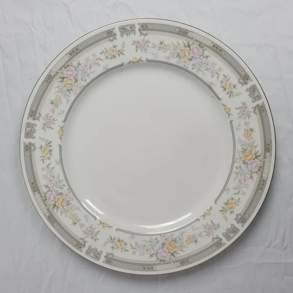 Farberware Fine China Southampton 1992 223K Dinner Plate